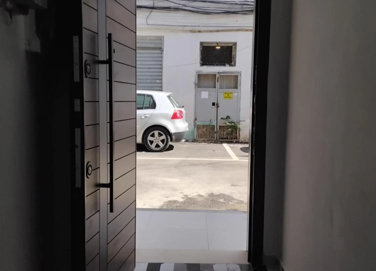 Cozy Centrally Located Room For Two 1, 10 Min Walk From City Center Tirana Apartment