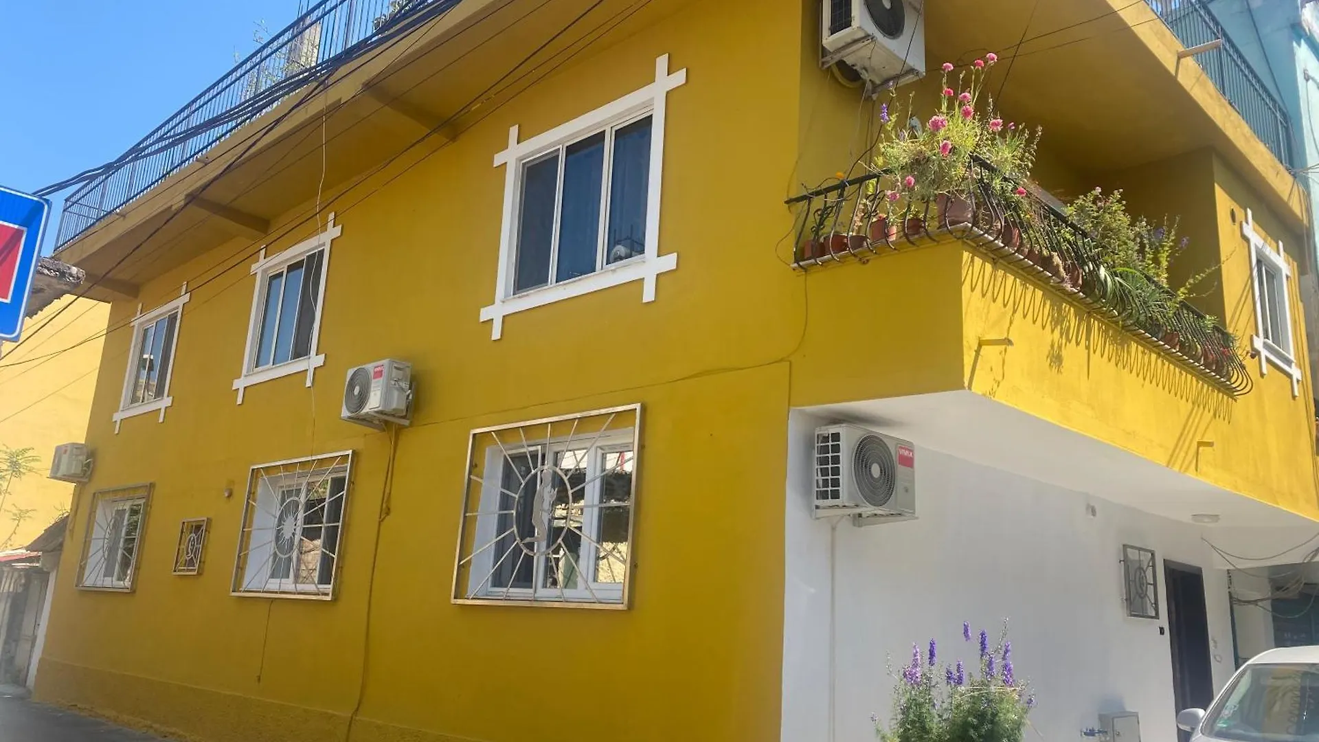 Cozy Centrally Located Room For Two 1, 10 Min Walk From City Center Tirana Albania